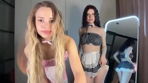 Snapshot of teasekiss chatting on March 27, 2026, 6:51 pm Sally and Sandy online show from March 27, 2026, 6:51 pm
