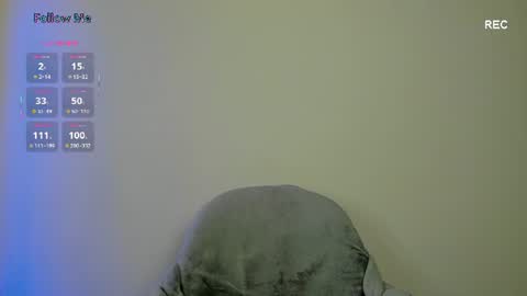 Snapshot of teaseme_bella chatting on July 25, 2026, 10:24 am teaseme_bella online show from July 25, 2026, 10:24 am