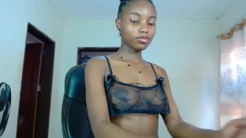 Snapshot of teasequeen01 chatting on October 11, 2025, 11:09 am queen online show from October 11, 2025, 11:09 am