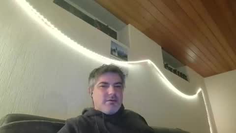 Snapshot of teeforyou chatting on March 5, 2025, 4:24 am Peter online show from March 5, 2025, 4:24 am