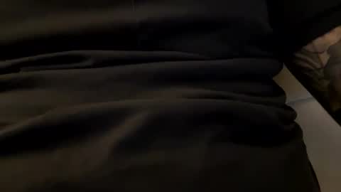 Snapshot of teejm chatting on December 14, 2025, 9:25 am Twizzler online show from December 14, 2025, 9:25 am