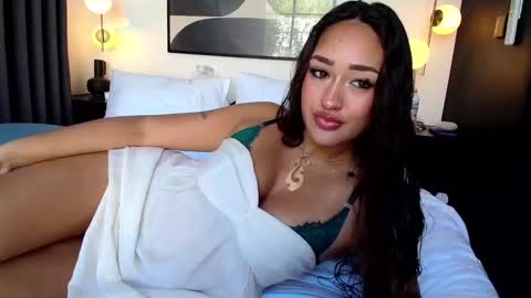 Snapshot of teleaevansss chatting on October 5, 2025, 1:26 am Telea Evans online show from October 5, 2025, 1:26 am