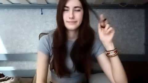 Alice online show from November 6, 2025, 5:19 am