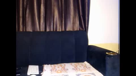 Snapshot of tempting_vibe chatting on June 6, 2026, 5:06 pm tempting_vibe online show from June 6, 2026, 5:06 pm