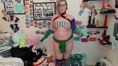 Pixie and Tentacle Overlord online show from January 14, 2026, 7:19 pm