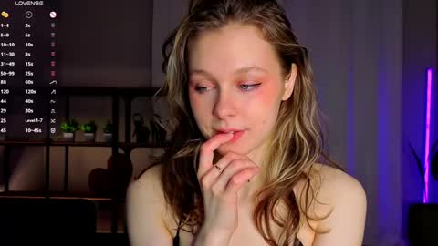 Snapshot of tender__beauty chatting on May 17, 2026, 5:53 pm Hey Im Aneta online show from May 17, 2026, 5:53 pm