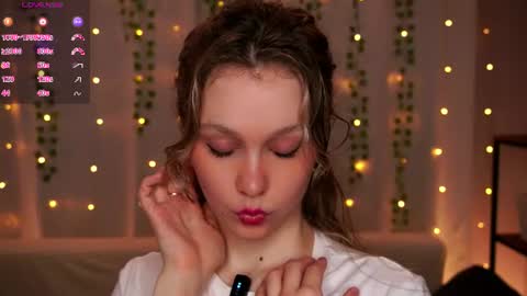 Snapshot of tender__beauty chatting on July 4, 2026, 6:47 pm Hey Im Aneta online show from July 4, 2026, 6:47 pm
