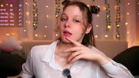 Snapshot of tender__beauty chatting on July 5, 2026, 5:53 pm Hey Im Aneta online show from July 5, 2026, 5:53 pm