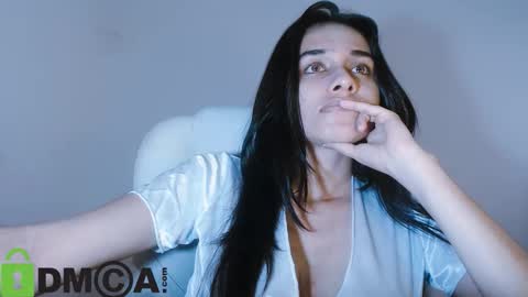 Lisa online show from December 15, 2025, 4:44 pm