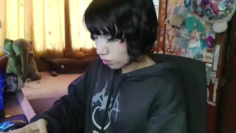 Terra Elowen online show from April 18, 2026, 7:07 pm