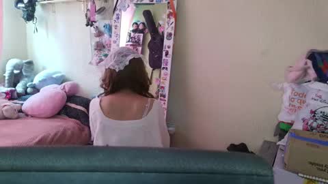 Terra Elowen online show from May 29, 2026, 3:32 pm