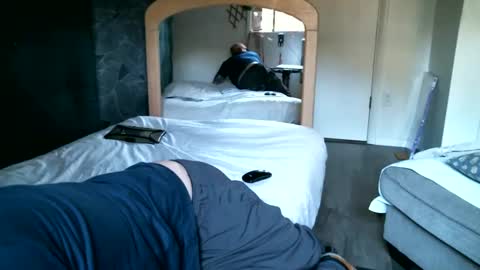 Axle online show from December 17, 2024, 10:00 pm