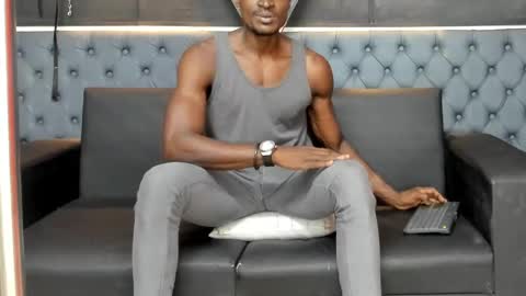 terranze_z online show from September 12, 2025, 7:36 pm