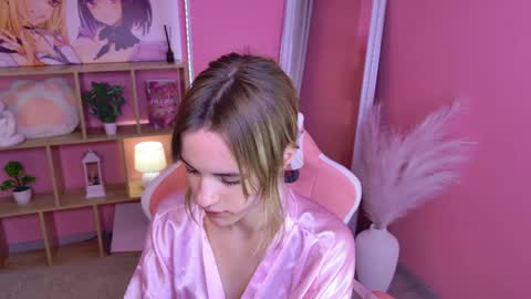 tessa_shy_ online show from May 25, 2026, 2:12 pm