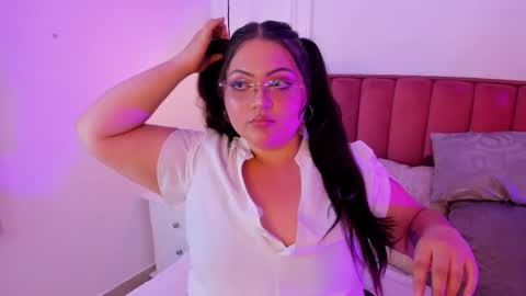 Snapshot of tessa_sinclaire chatting on October 4, 2025, 8:29 pm TERESA online show from October 4, 2025, 8:29 pm