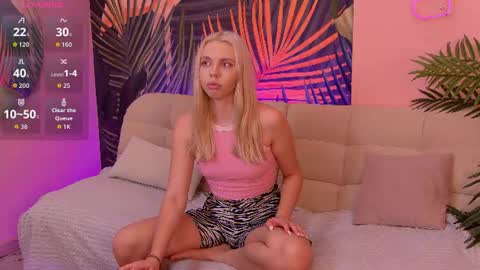 Tessa online show from July 26, 2026, 1:18 pm