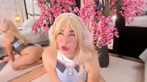  TESSA COOPER1  online show from April 19, 2026, 8:44 pm