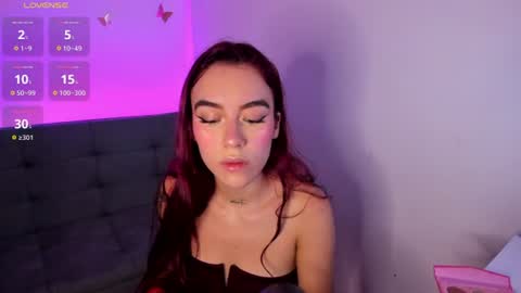 Snapshot of tessafoxie chatting on July 1, 2026, 12:29 pm Tessa foxie online show from July 1, 2026, 12:29 pm