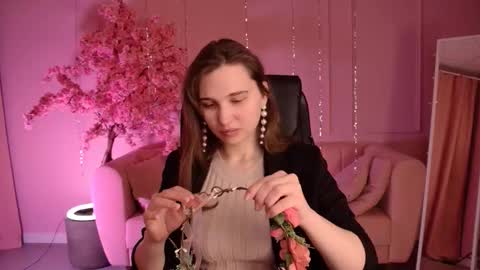 Tessa online show from March 9, 2026, 6:06 am