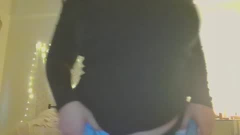 Snapshot of tessatempest chatting on February 19, 2026, 9:22 pm tessatempest online show from February 19, 2026, 9:22 pm