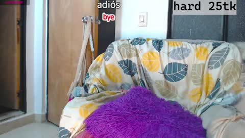 tessa y leo online show from December 31, 2024, 4:16 am