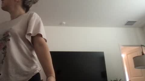 Daphne Summers online show from June 3, 2026, 2:44 pm