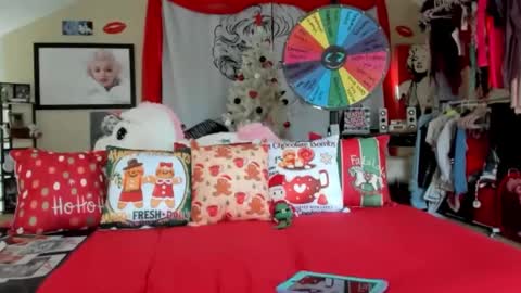 Snapshot of texaspeach69 chatting on December 12, 2024, 7:15 pm peachy online show from December 12, 2024, 7:15 pm