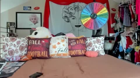 Snapshot of texaspeach69 chatting on September 10, 2025, 6:19 pm peachy online show from September 10, 2025, 6:19 pm