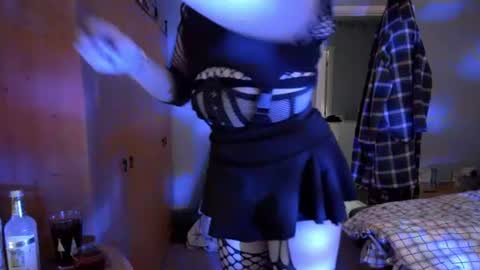 Kirstie online show from July 16, 2026, 12:11 pm