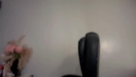 Luna online show from March 4, 2026, 4:29 am