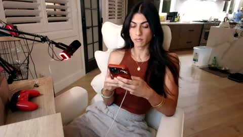 babygirlmami online show from June 28, 2026, 4:40 am