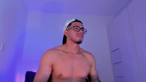 thadeo_king online show from April 10, 2026, 1:44 am