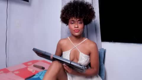 thaimy_ online show from November 11, 2025, 12:54 am