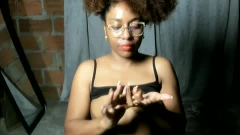 Snapshot of thaimy_ chatting on July 7, 2026, 2:14 am thaimy_ online show from July 7, 2026, 2:14 am