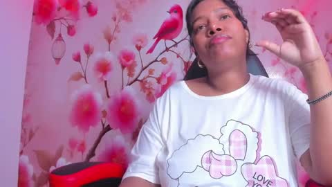 Snapshot of thais_waldrof chatting on February 13, 2025, 4:43 am Andreina online show from February 13, 2025, 4:43 am