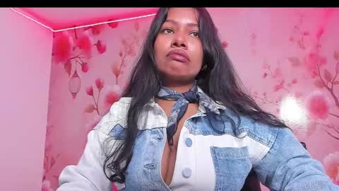 Snapshot of thais_waldrof chatting on February 20, 2025, 2:07 am Andreina online show from February 20, 2025, 2:07 am