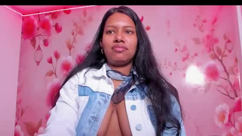 Snapshot of thais_waldrof chatting on February 20, 2025, 9:44 am Andreina online show from February 20, 2025, 9:44 am