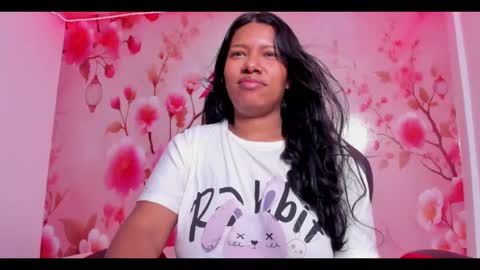 Snapshot of thais_waldrof chatting on February 25, 2025, 10:26 am Andreina online show from February 25, 2025, 10:26 am