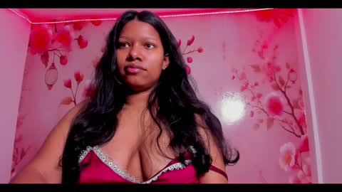 Snapshot of thais_waldrof chatting on February 26, 2025, 10:36 am Andreina online show from February 26, 2025, 10:36 am