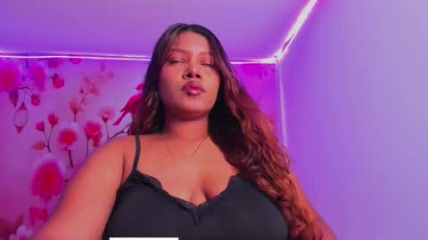 Snapshot of thais_waldrof chatting on September 21, 2025, 9:38 pm Andreina online show from September 21, 2025, 9:38 pm