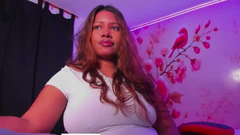 Snapshot of thais_waldrof chatting on September 24, 2025, 3:32 am Andreina online show from September 24, 2025, 3:32 am