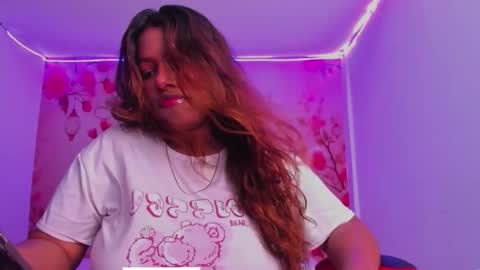 Snapshot of thais_waldrof chatting on September 28, 2025, 3:01 am Andreina online show from September 28, 2025, 3:01 am