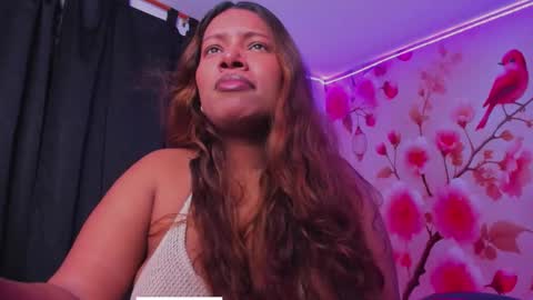 Snapshot of thais_waldrof chatting on October 6, 2025, 3:04 am Andreina online show from October 6, 2025, 3:04 am