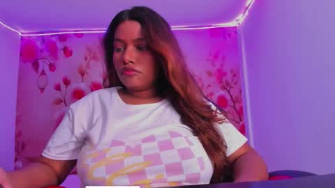 Snapshot of thais_waldrof chatting on October 23, 2025, 4:01 am Andreina online show from October 23, 2025, 4:01 am