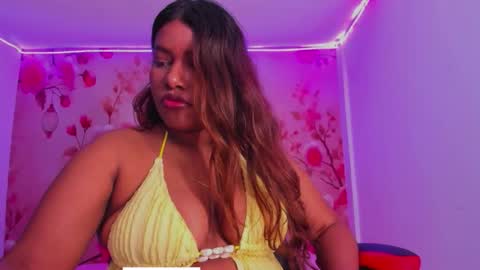 Snapshot of thais_waldrof chatting on October 30, 2025, 3:52 am Andreina online show from October 30, 2025, 3:52 am