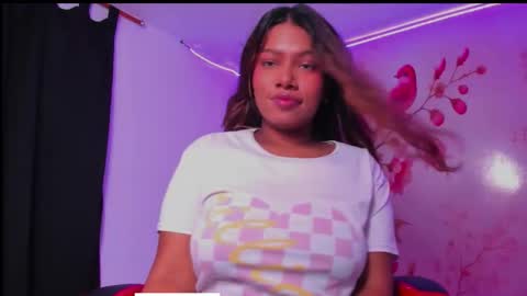 Snapshot of thais_waldrof chatting on November 10, 2025, 3:27 am Andreina online show from November 10, 2025, 3:27 am