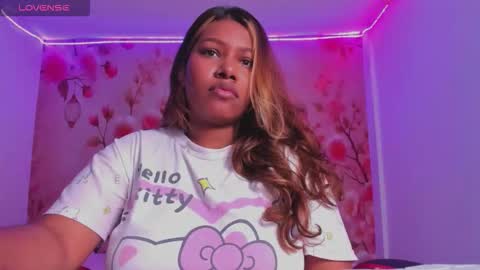 Snapshot of thais_waldrof chatting on February 9, 2026, 8:18 am Andreina online show from February 9, 2026, 8:18 am