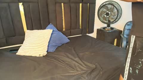 T H A I S  online show from March 19, 2026, 9:30 pm