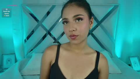 Snapshot of thalia_gomez__ chatting on May 21, 2026, 8:27 pm thalia online show from May 21, 2026, 8:27 pm