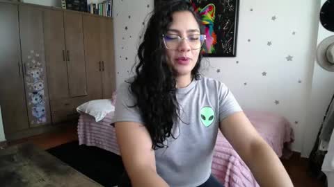 Snapshot of thaliacooper chatting on May 26, 2026, 4:47 pm online show from May 26, 2026, 4:47 pm